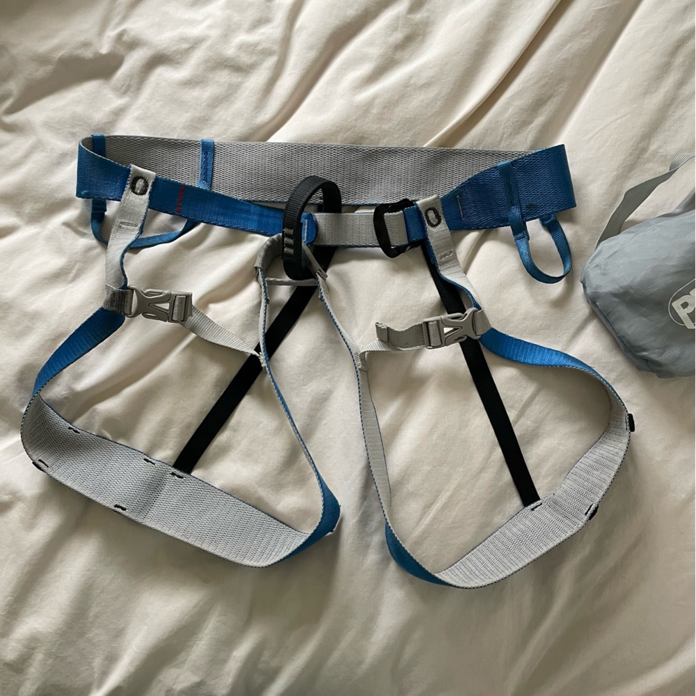 Petzl Tour harness